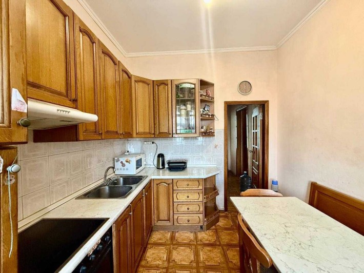 Продам, 3-к, Д.Яворницкого (Старгород), жилое, сталинка ж/б - фото 1