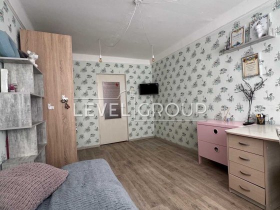 Продам 2 кім. квартиру 46 м2 вул. Братиславська 8 Деснянський р. Киев