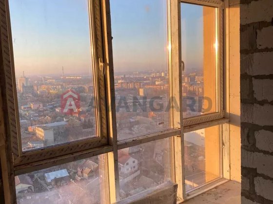 Нова 4-кімнатана квартира в центрі Дніпро
