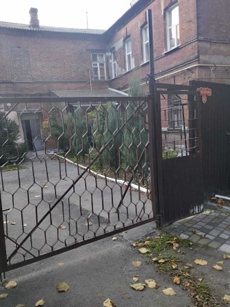 КВАРТИРА терміново і дешево ! Новокадацький р-н; Буд. Органої музики - фото 1