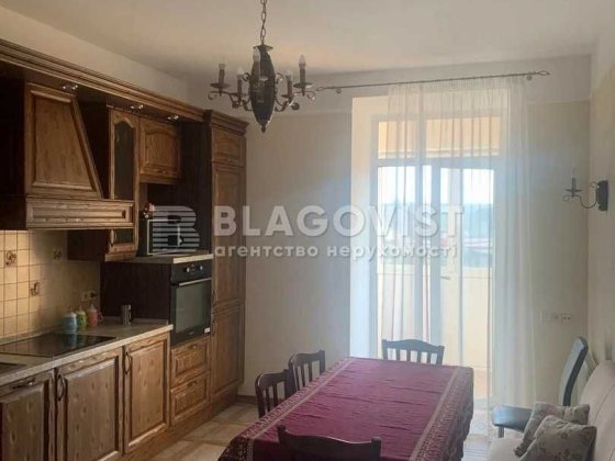 Продаж 2к кв Почайнинська,70 Поділ метро Тараса Шевченка Киев