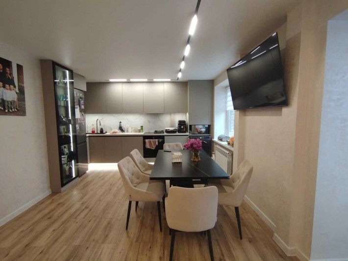 (3) Продам квартиру на Ближньому Замості р-н Приємного побачення 3654 - фото 1