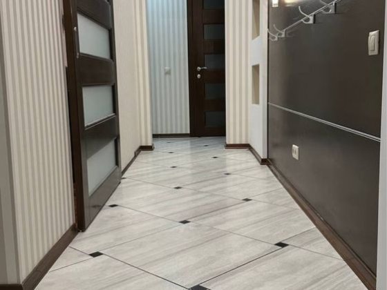 Продам велику 4-кімнатну квартиру з автономкою на Перемозі Днепр