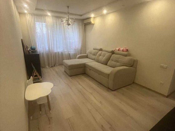 Продам 3-к квартиру на Победе Днепр