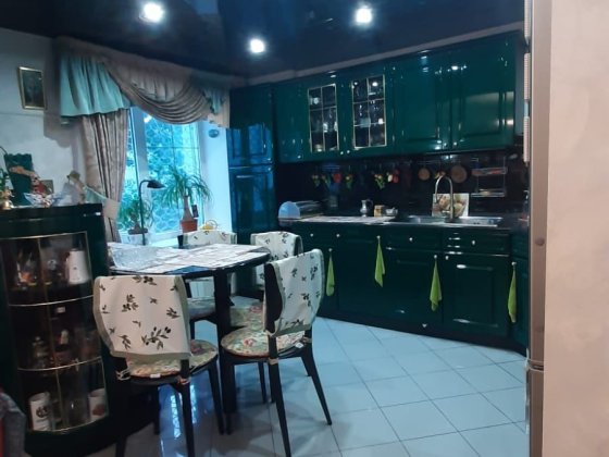 Продам 3-кімнатну квартиру - заходь та живи.Супер локація! Самий центр Чернигов