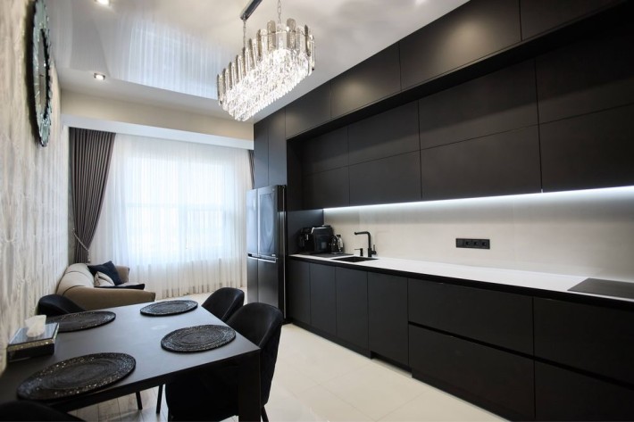 Продам 3-х ком с дизайнерским ремонтом в ЖК Баку р-н Комсомольской - фото 1