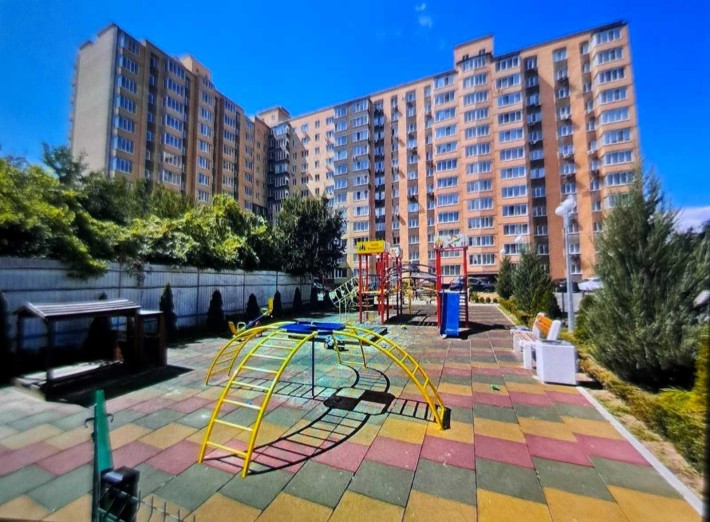 Найдешевша 1-к.кв. з коміркою біля парку Перемоги. - фото 1