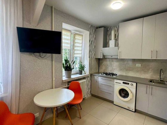 Голосіївський проспект 96. 1 кімнатна квартира. Ремонт. Метро 7 хвилин Киев