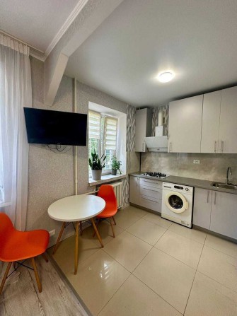 Голосіївський проспект 96. 1 кімнатна квартира. Ремонт. Метро 7 хвилин - фото 1