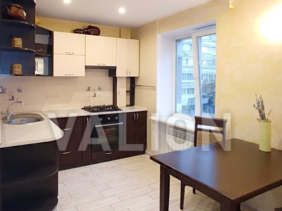 Двокімнатна квартира пр-т Голосіївський 108, метро Васильківська ВДН Киев