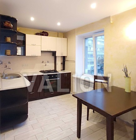 Двокімнатна квартира пр-т Голосіївський 108, метро Васильківська ВДН - фото 1