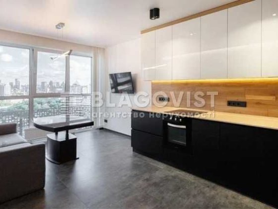 Продаж квартири в ЖК Квартет, метро Вокзальна, центр Київ