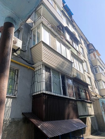 Продажа двухкомнатной квартиры под ремонт - фото 1