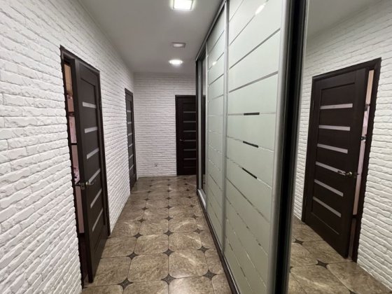 Простора 2-кімнатна, ремонт та меблямі, 3 поверх. Старобілоуська Чернигов