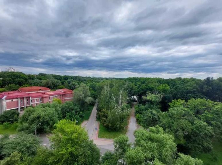 Продам 1-кім.Квартира 35м2 в Чернігові. Кух.8,4м2. ЦЕНТР. Парк.р.Десна - фото 1