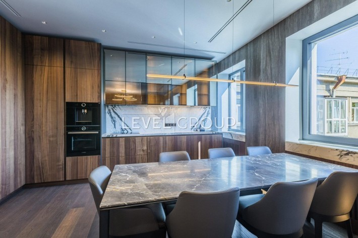 Продаж 6- кімнатна квартира в центрі столиці 274 м2, ремонт ТОП - фото 1
