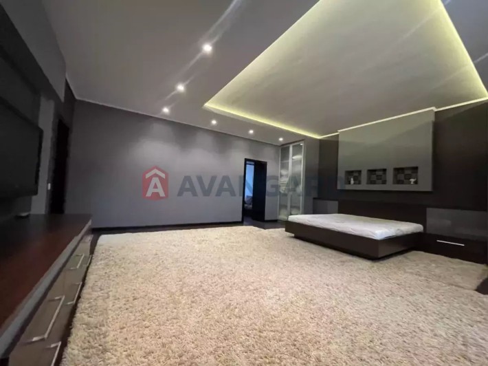 Продам 4к квартиру Центр - фото 1