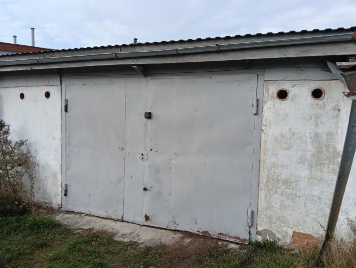 Гараж для машини, а також для ричей - фото 1