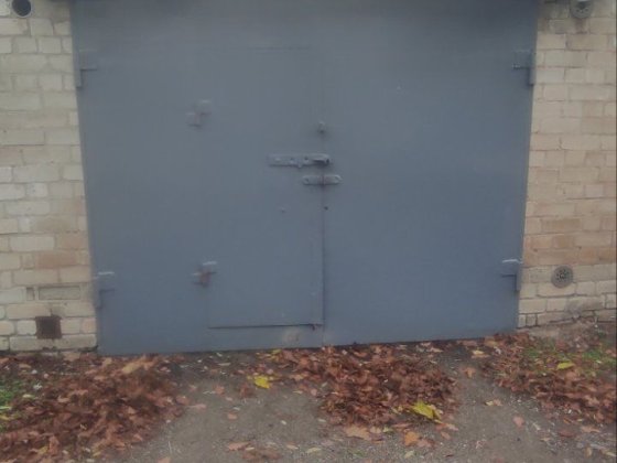 Продам гараж в Гск-13 біля 6 мікрорайону Лозова