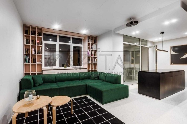 Продажа квартиры пр-т Комарова Космонавта, 46 Соломенский район - фото 1