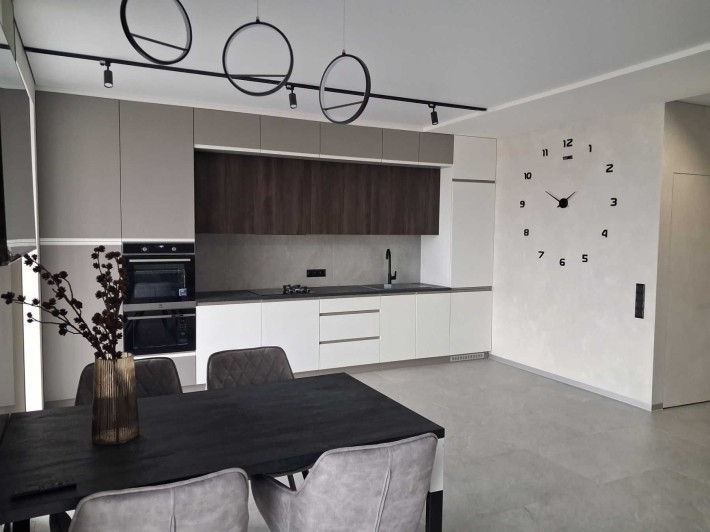 Продаж крутої, видової 2-х кімнатної квартири- студії у р-ні Казбету. - фото 1