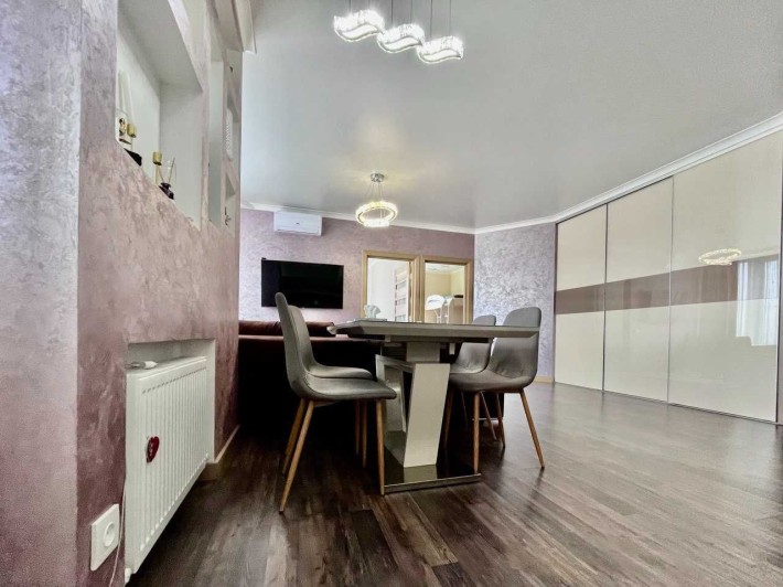 ПРОДАЖ великої 2-кімнатної квартири в Центрі міста (р-н Градецький) - фото 1