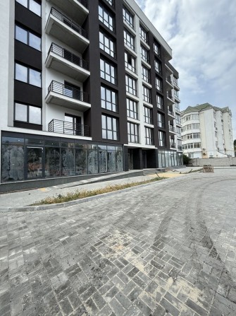 Однокімнатна в центрі міста за планітарієм в елітному будинку - фото 1