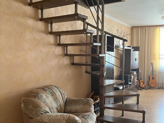 продам 4-х кімнатну квартиру Винница