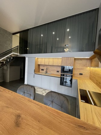 Вишукана двух-рівнева квартира в самрму Центрі міста ! - фото 1