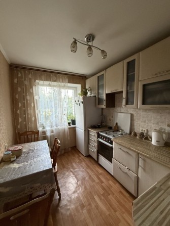 Простора 4-кімнатна квартира в районі Рокоссовського,біля стомат. - фото 1