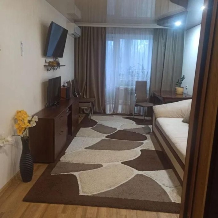 Продам 3-комн квартиру в районе Мокиевской Людмилы ул. - фото 1