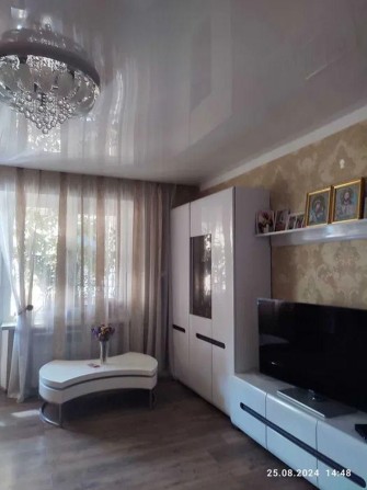 Продам 3-комн квартиру в районе Космонавтов ул. - фото 1