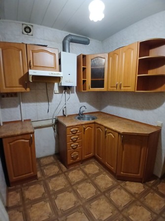 Продаж 1 кімн.кв з косметичним ремонтом по проспекту Хіміків 28. - фото 1