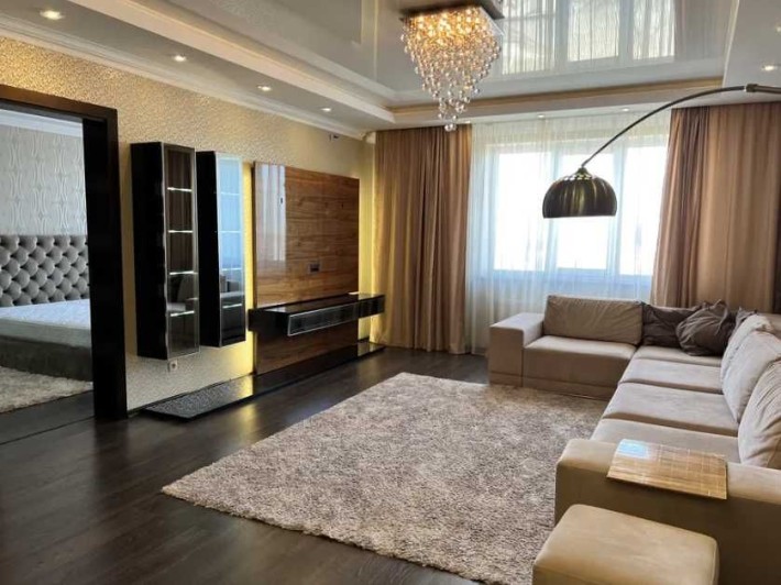 Продаж шикарної 3-х кімнатної квартири на Казбеті. - фото 1