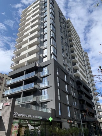 Продаж квартири в ноаобудові,закрита територія,генератор,паркінг - фото 1