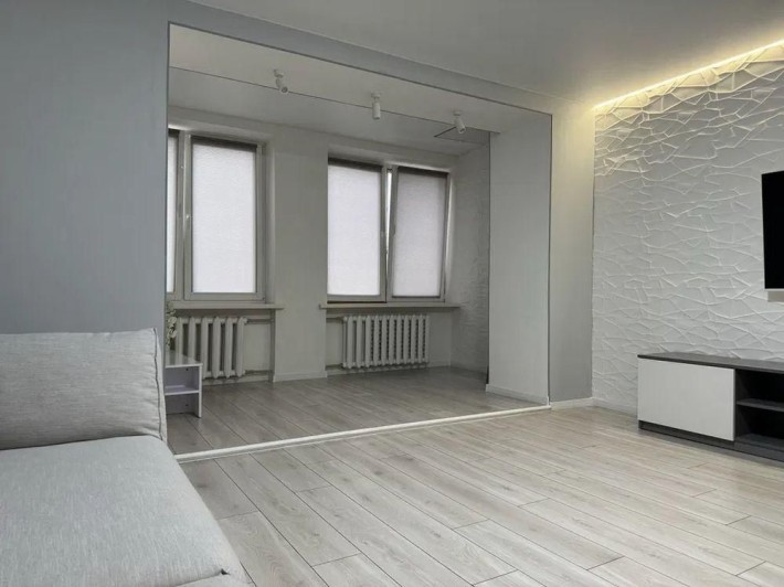 Продам 2-комн квартиру в районе Шолохова ул. - фото 1