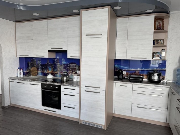 Продам 3-комн квартиру в районе Луговская ул. - фото 1