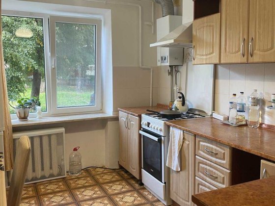 Продаж 3- кімнатної  квартири по  вул  Ю. Вороного (Гагаріна) Житомир