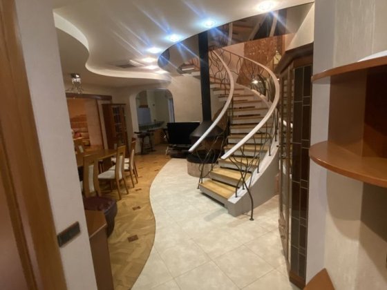 Продам квартиру двухуровневую, ул. И. Сикорского (ул. Тельмана) Днепр