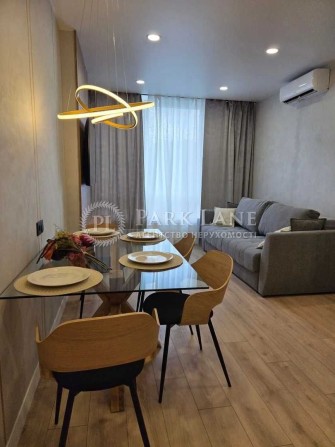 Продаж ЖК Варшавський 2 Виноградар Ретровіль метро Оболонь Нивки - фото 1