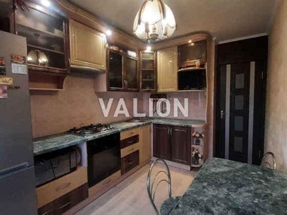 Продаж 2кім. квартири Позняки, вул. Драгоманова з ремонтом Киев