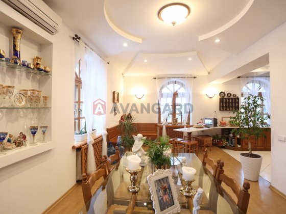 Продам 5 ком.кв.в центре города, 150 кв м. 660$ за кв м Дніпро