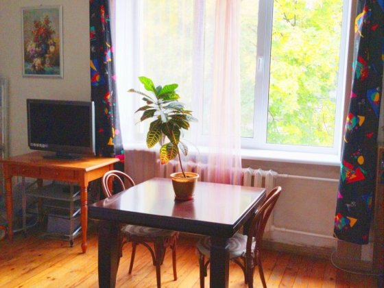 Продаж. 3-х кімн. повнометражна квартира в центрі району. Запоріжжя