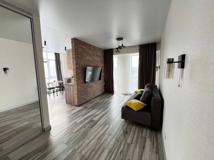 Продам однокомнатную квартиру-студию в клубном доме - фото 1