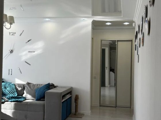 Продам квартиру з ремонтом, меблями та технікою по вул. Л. Гузара. Кропивницький