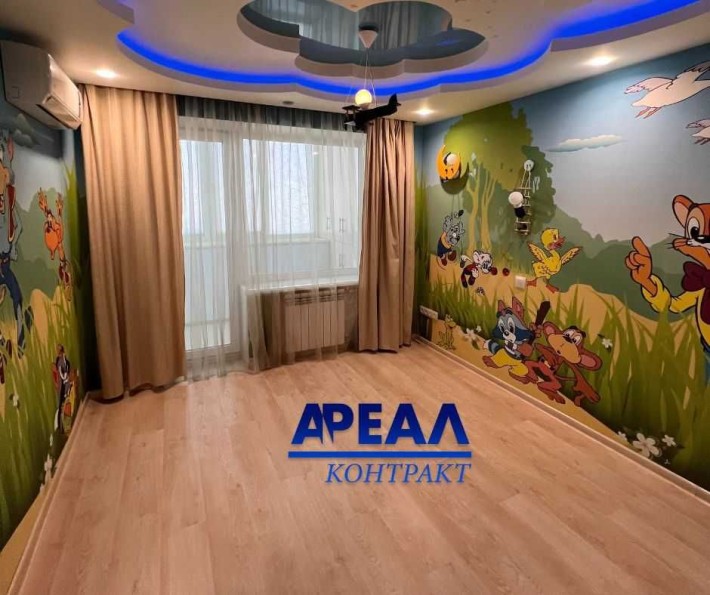 Продам 4-кімнатну квартиру по вул. Шкільна - фото 1