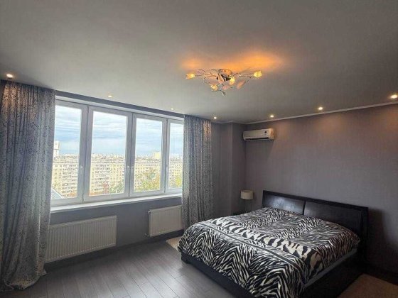 Трикімнатна квартира в ЖК по вул. Шептицького, 10 Лівобережна Киев