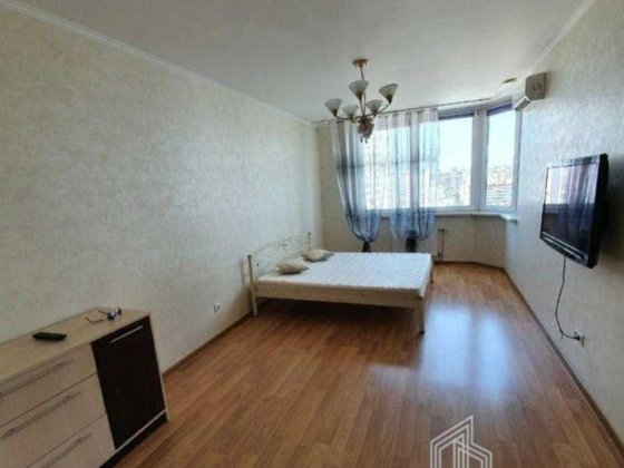 Продаж 1-к квартири по вул. Чавдар, 11 Позняки Осокорки Гмирі Русової Киев