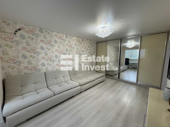 Продаж просторої 2-кімнатної квартири з якісним ремонтом у ЖК Lakes Киев