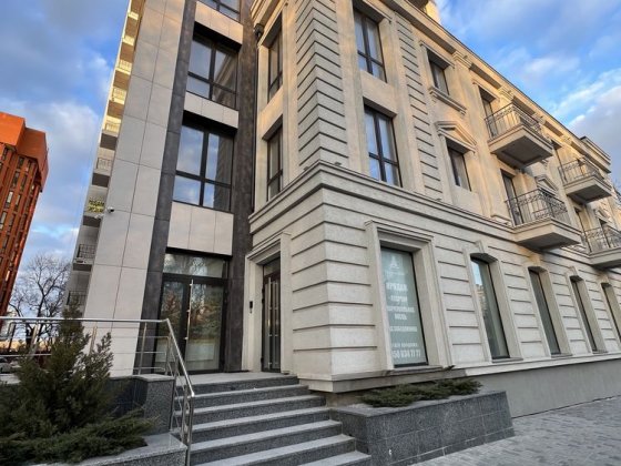 Продам видовую  квартиру в центре жк Central Park Днепр